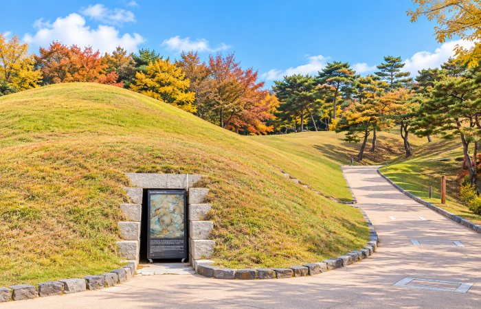 [특별한 가을] 역사의 비밀속으로 - 공주 무령왕릉/국립박물관/한옥마을 알밤다과체험/고마나루 솔밭/아산민속마을 (중식제공) 당일